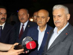 Binali Yıldırım Ve Bakan Kirişci, Erzincan’da Sel Afetinin Yaşandığı Mahallede İncelemelerde Bulundu
