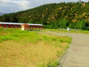 Meyve Üreticileri Hal Binasının Açılmasını Bekliyor