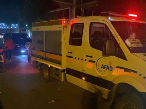 Tarihi Köprüden Nehre Düşen Genci Vatandaşlar Kurtardı