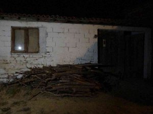 Çanakkale’de Cinnet Geçiren Şahıs Annesini Ve Babasını Öldürdü