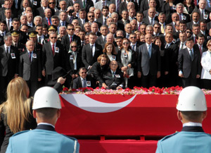 Süleyman Demirel'e devlet töreni düzenlendi