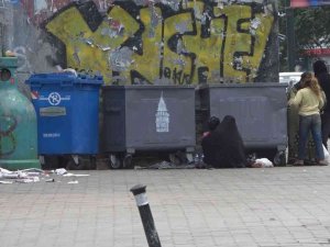 Karaköy’de Sahtekar Dilenciler Kamerada
