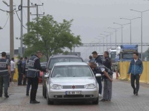 Bursa’da Yasağa Rağmen Şehir Dışından Yürüyüş İçin Gelenlere İzin Verilmiyor