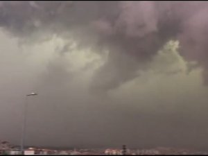 Ankara’da Sağanak Öncesinde Görülen Gizemli ’Yeşil Bulutların’ Sebebi Belli Oldu