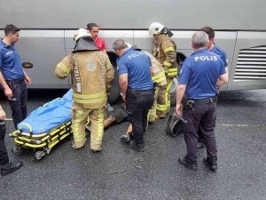 Yurt Dışına Kaçmak İçin Tur Otobüsünün Motor Kısmına Saklanan Zanlı, Mahsur Kaldı