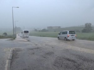 Kastamonu’da Sağanak Yağış, Sürücülere Zor Anlar Yaşattı