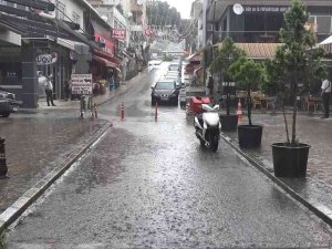 Kocaeli’de Zaman Zaman Sağanak Etkili Oluyor