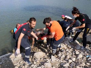 Serinlemek İçin Girdikleri Gölette Cansız Bedenleri Bulundu