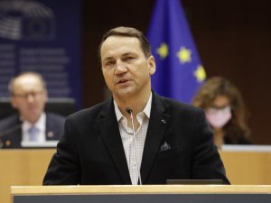 Polonya’nın Eski Dışişleri Ve Savunma Bakanı Sikorski: "Ukrayna’ya Bağımsızlığını Savunabilmesi İçin Nükleer Silah Verilmeli"