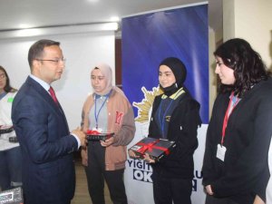 ’Kitap Kurtları’ Ödüllendirildi