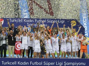 Alg Spor Şampiyonluk Kupasını Aldı
