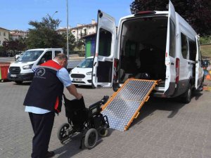 Düzce Belediye Engelli Öğrencileri Sınava Taşıyacak