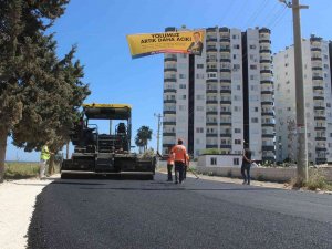 Büyükşehir Belediyesi, Çeşmeli Sahil Kesimindeki Yolları Yeniliyor