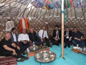 Akkışla Geleneksel Yeni Yoğurt Bayramı Ve Kilim Festivali Yapıldı
