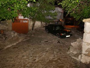 Yaz Ortası Yağan Yarım Metre Dolu Hayatı Felç Etti