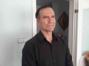 Beyaz Güle Al Kan Düşünce