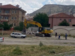Kapadokya’da Kaçak Yapıların Yıkımı Devam Ediyor