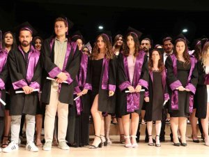 Edirne’de Üniversitelilerin Mezuniyet Coşkusu