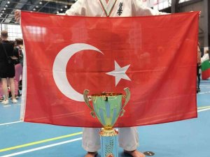 Bulgaristan’da Düzenlenen Kyokushin Avrupa Karate Şampiyonası’nda Avrupa 2’incisi Oldu