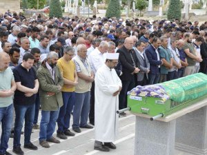 Selde Hayatını Kaybeden 5 Çocuk Annesi Toprağa Verildi