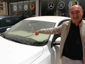 Yüksekova’da Araçlar Çamurla Kaplandı