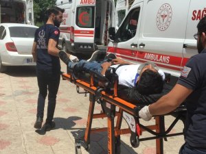 Traktör İle Motosiklet Çarpıştı: 2 Yaralı