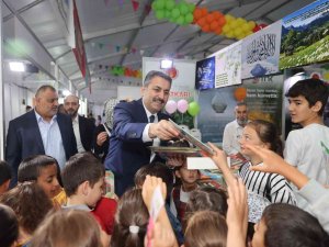 Tokat’ta Kitap Fuarı Yazarlarla Okuyucuları Buluşturdu