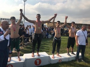 Pamukkale Belediyesporlu Güreşçiler Kupaya Doymuyor