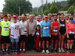 Yağmur Çamur Demeden Dostluk İçin Koştular