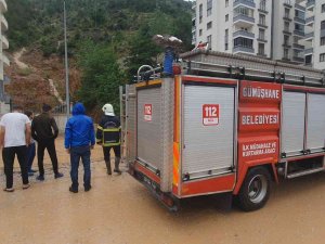 Gümüşhane’de Su Dolu Çukura Düşen Kız Boğulmaktan Son Anda Kurtarıldı