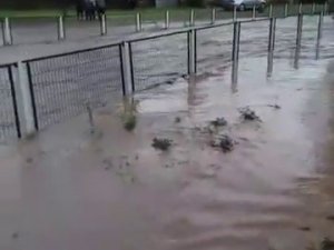 Etkili Olan Sağanak Dereleri Taşırdı