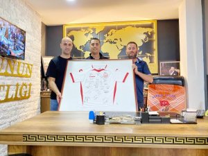 Ayvalıkgücü Belediyespor’dan Ahde Vefa