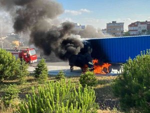 Önce Lastiği Patladı, Sonra Alev Aldı