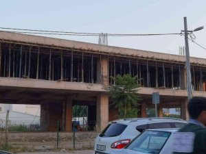 İ̇nşaatın İkinci Katından Düşen İşçi Yaralandı