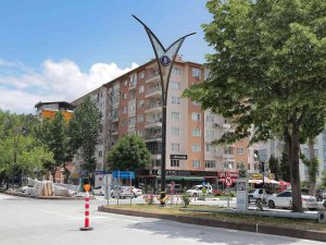 Atatürk Bulvarı Yeni Görünüme Kavuşuyor