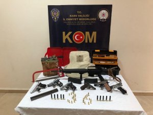 Kars’ta Ruhsatsız Silah Ele Geçirildi