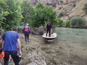 Siirt’te Çayda Akıntıya Kapılan Sağlıkçıyı Arama Çalışmaları Dördüncü Gününde