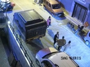 Evde Kaçan Kız Kardeşleri Otele Yerleştirdi, Dayak Yedi