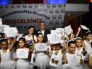 Mustafakemalpaşa’nın Küçük Kursiyerler Sertifikalarını Aldı