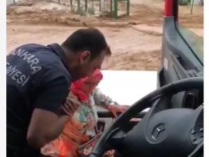 Selde Mahsur Kalan Vatandaşı İtfaiye Ekipleri Kurtardı