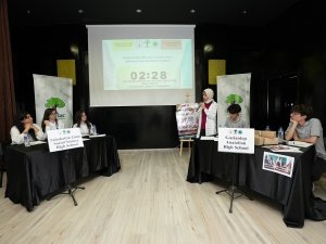 İ̇ngilizce Münazara Yarışmasının Finali Yapıldı