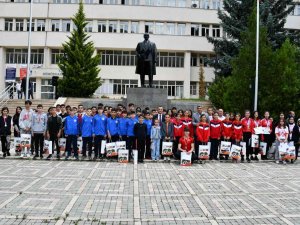Gümüşhane’de Şampiyon Öğrenciler Ödüllendirildi