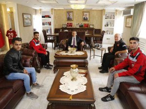 Selde Su Çukuruna Düşen Sena’yı Kurtaran 3 Kahraman Genci Vali Taşbilek Makamında Ağırladı