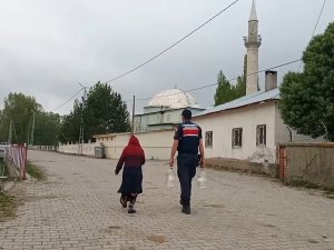 Halk Ozanı Jandarma İçin Besteledi, Jandarma İçin Söyledi