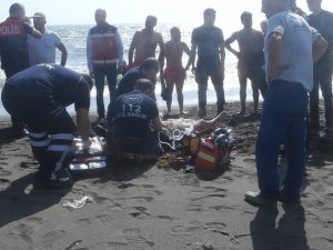 Torununu Kurtarmak İçin Denize Atladı, Rip Akıntısında Boğuldu