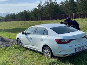 Araç İçerisinde Başından Vurulmuş Halde Bulundu