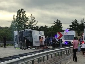 Turistleri Taşıyan Otobüs Kaza Yaptı: 1 Ölü, 22 Yaralı