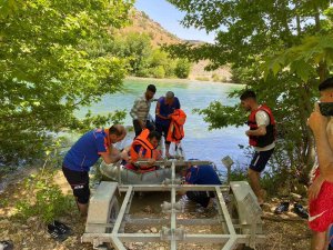 Dicle Nehri’nin Suyu Yükseldi, Mahsur Piknikçiler Afad Ekipleri Tarafından Kurtarıldı