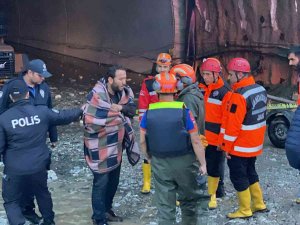 Tüneli Sel Bastı; Mahsur Kalan 3 İşçi Kurtarıldı