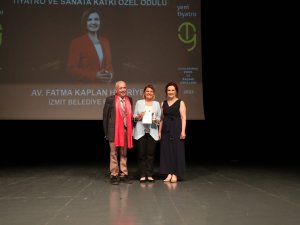 Başkan Hürriyet’e Sanata Katkı Ödülü